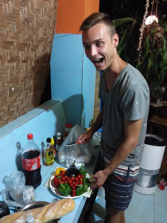 Bricks And Bamboo Hostel Анжуна Экстерьер фото